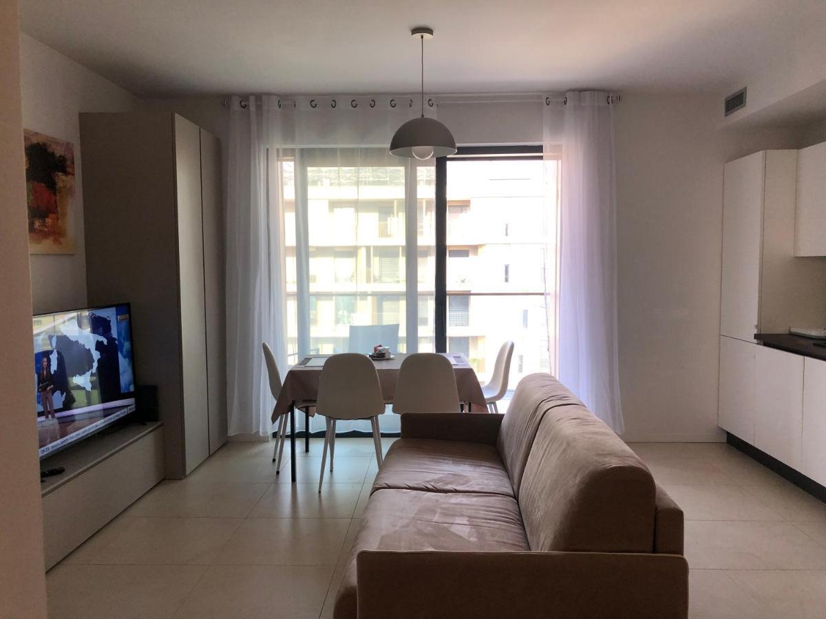 דירות פרו Loft With Terrace In Uptown Milan Near Rho Fiera מראה חיצוני תמונה